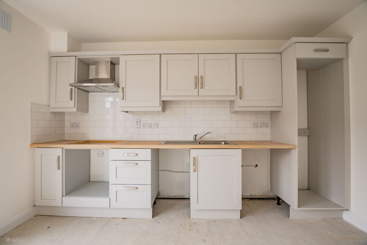 2 Bed End Terrace, White Linen Avenue, Longford Town, Co. Longford