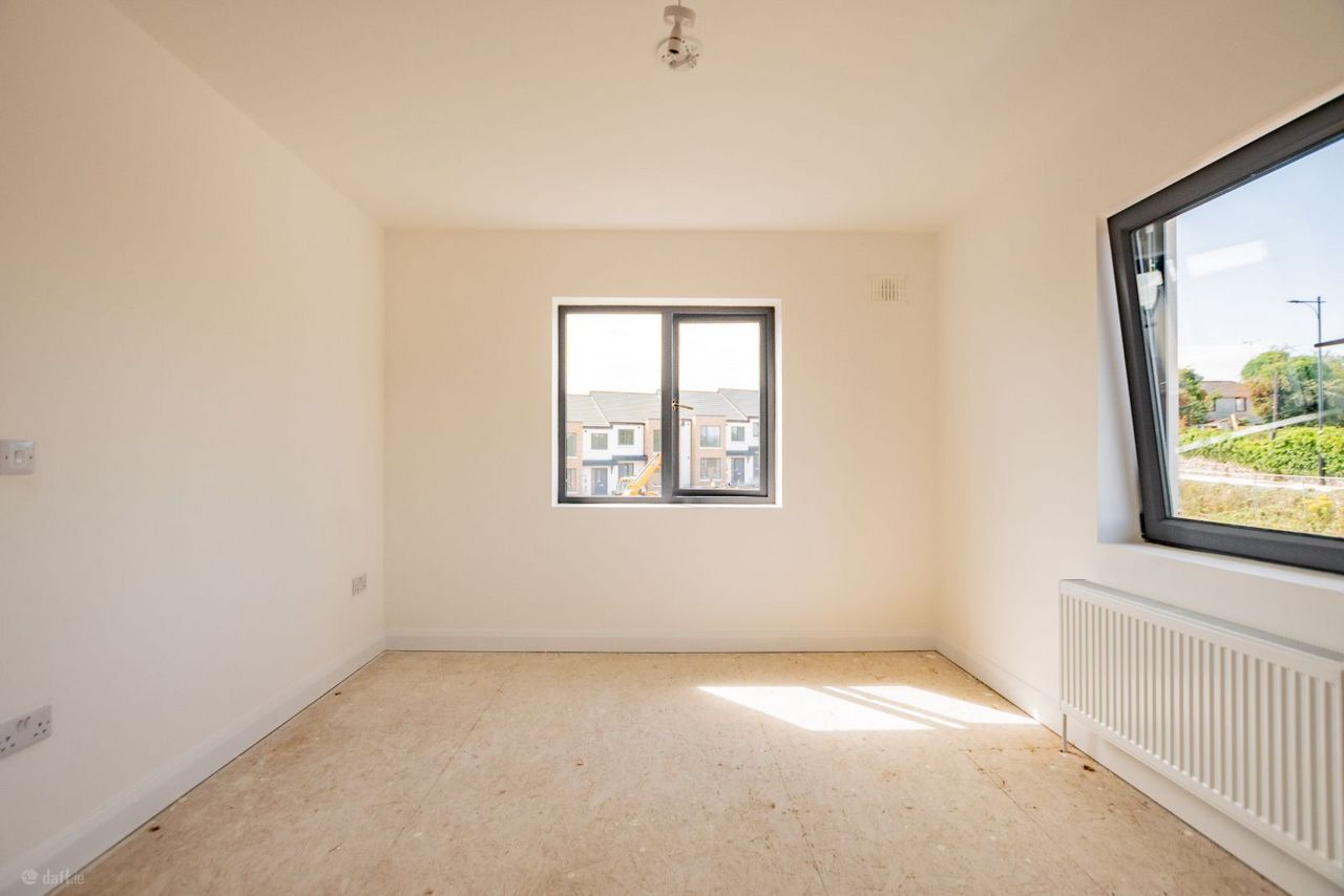 3 Bed End Terrace, White Linen Avenue, Longford Town, Co. Longford