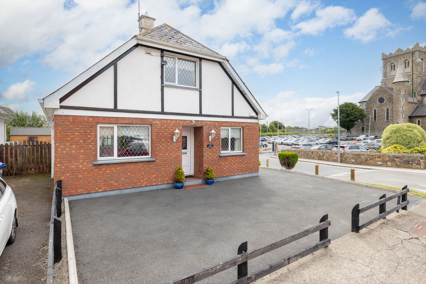 San Miguel, 9 St. Michaels Court, Gorey, Co. Wexford, Y25K594