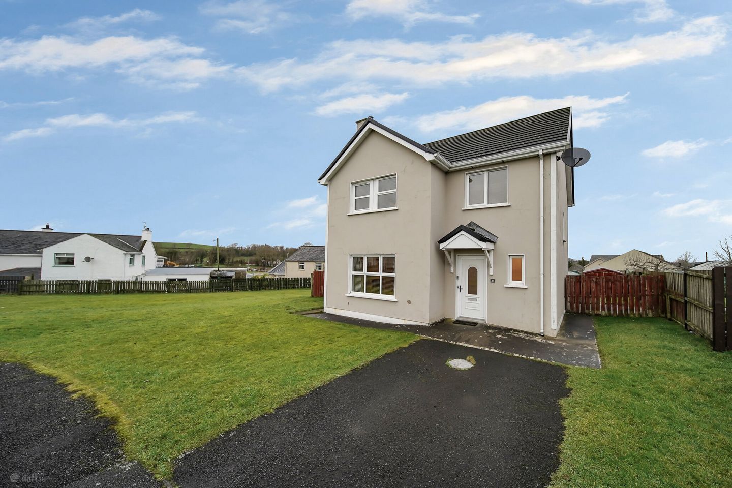 27 Orchard Grove, Newtowncunningham, Co. Donegal, F93W326