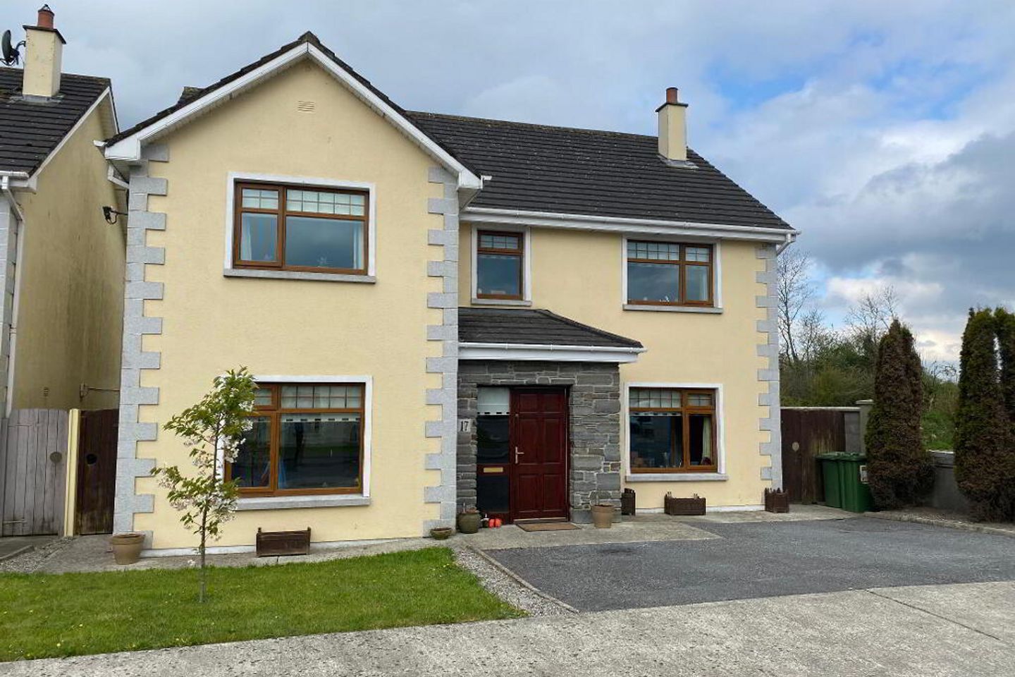 17 Cois Na HabhÃ¡inn, Mullinahone, Co. Tipperary, E41K256