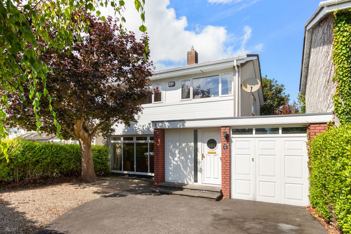 16 Ailesbury Grove, Dundrum, Dublin 16, D16YK20