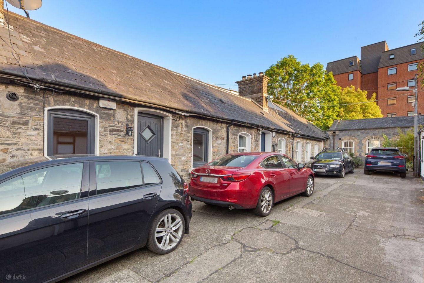 7 Albert Court East, Dublin 2, Grand Canal Dock, Dublin 2, D02PP46