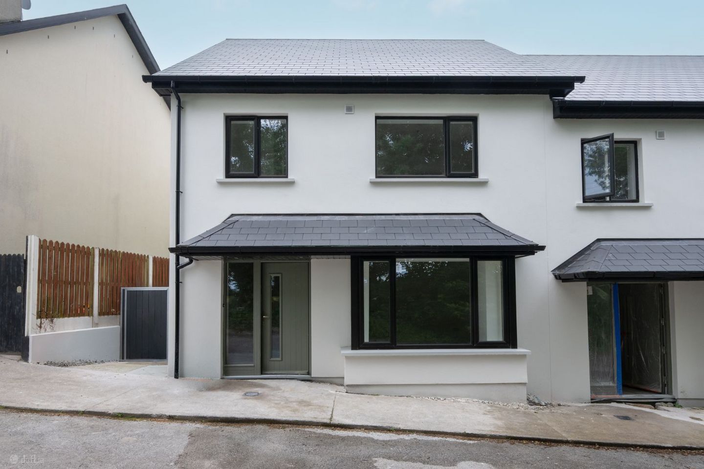 3 Bedroom Semi, Lakeview, Lakeview, Rostellan, Co. Cork