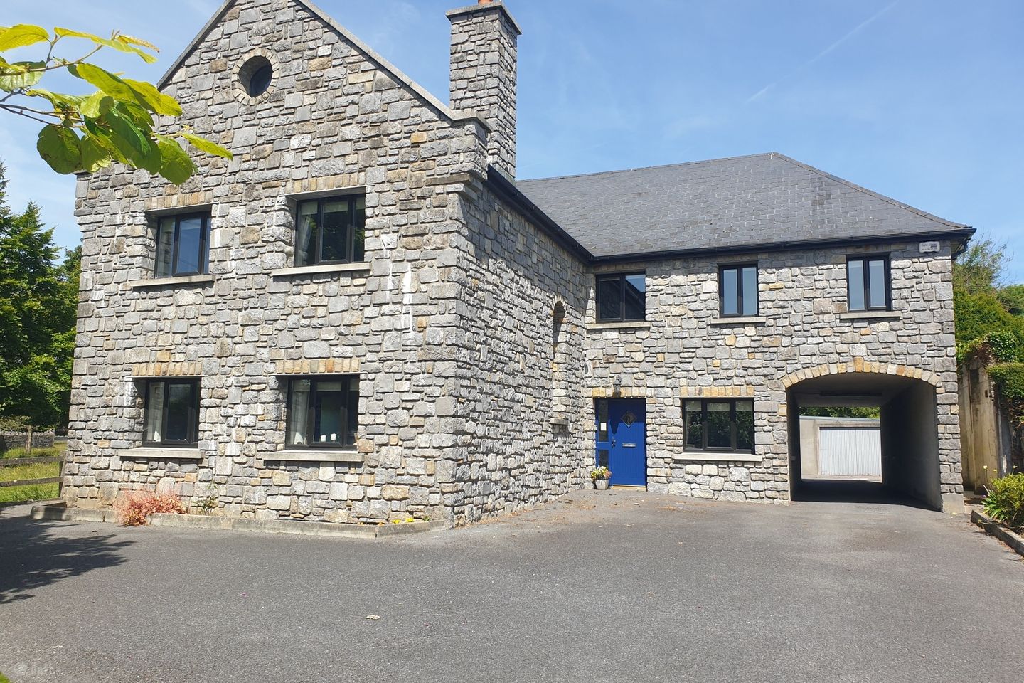 1 The Walk, Roscommon Town, Co. Roscommon, F42R996