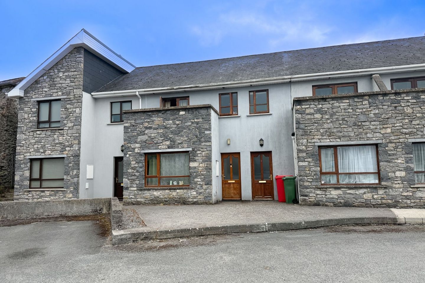 4 Maryville, Bank Place, Cashel, Co. Tipperary, E25CX84
