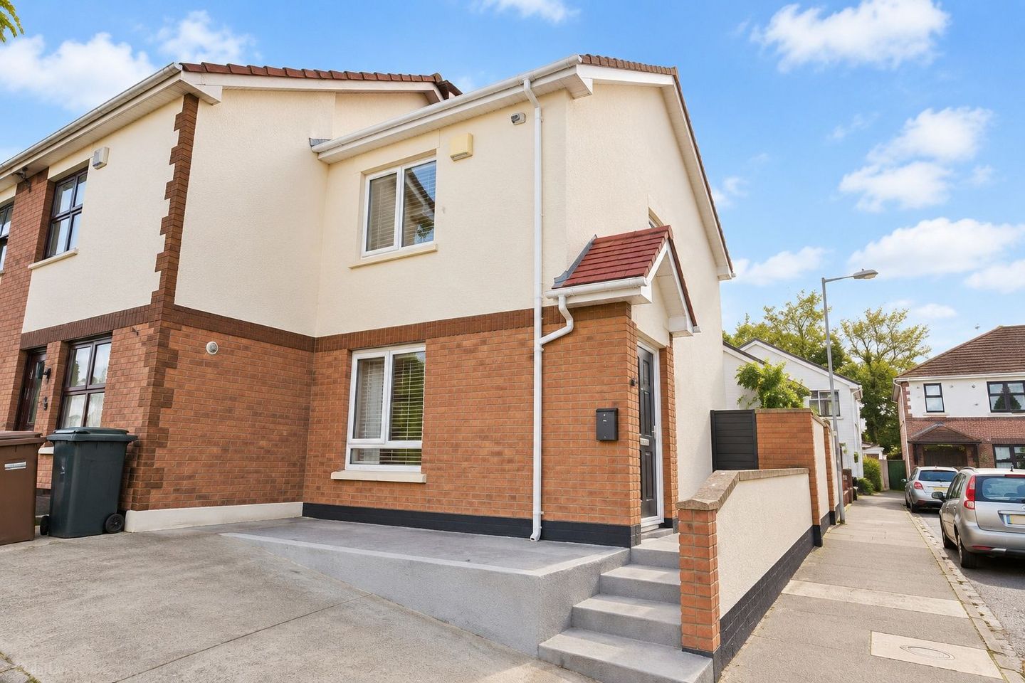 SHORT LET ONLY -  Richmond Park, Monkstown, Co. Dublin