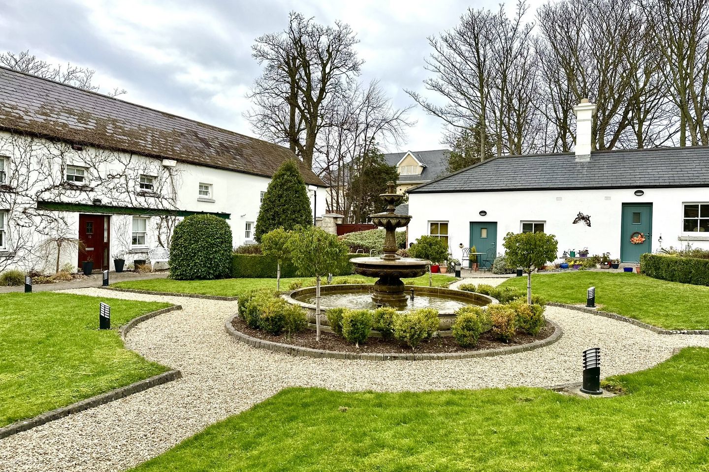 8 Coach House Square, Ballintyre Hall, Ballinteer Avenue, Ballinteer, Dublin 16, D16PK07