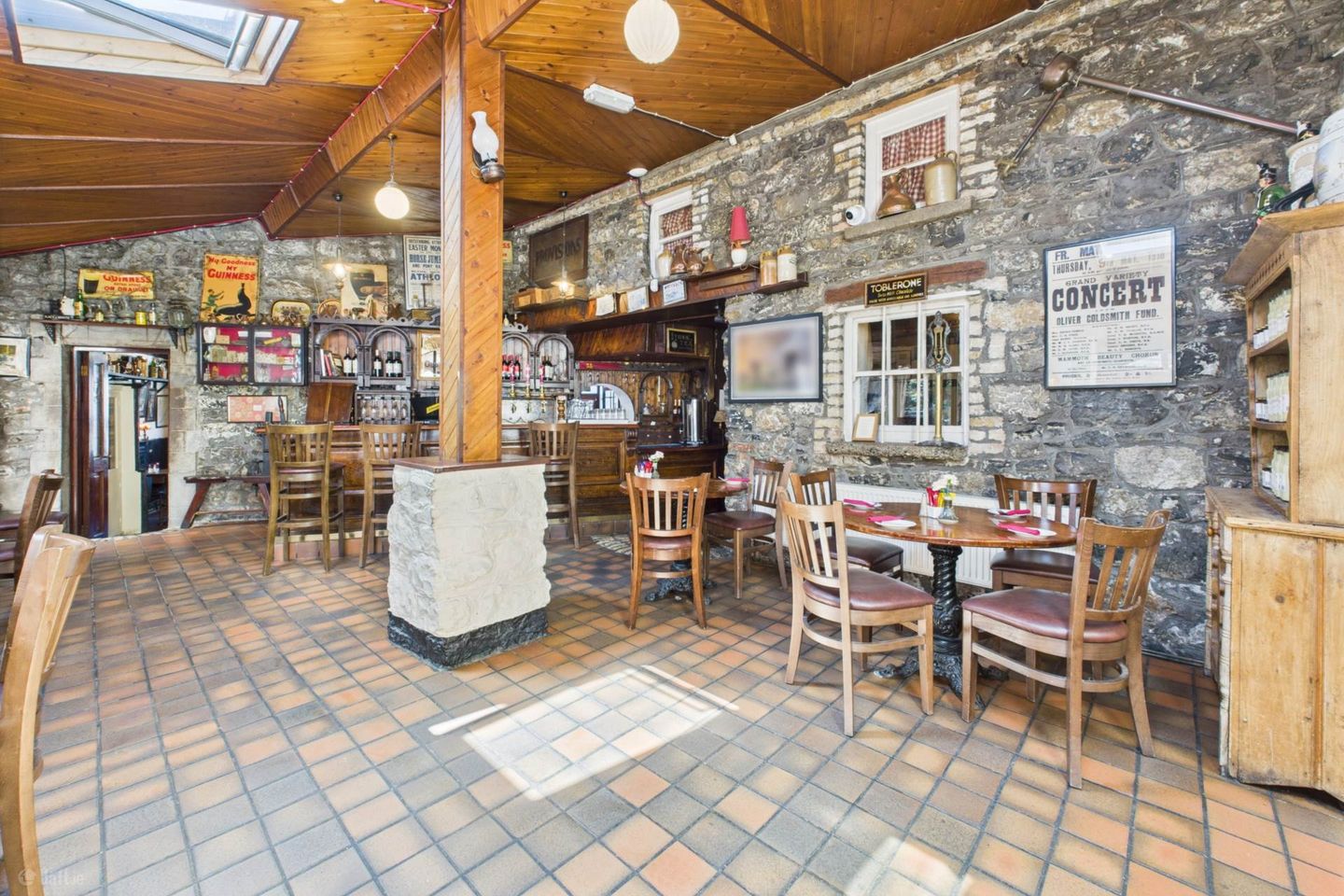 Grogans Of Glasson, Glasson, Co. Westmeath, N37W6R0