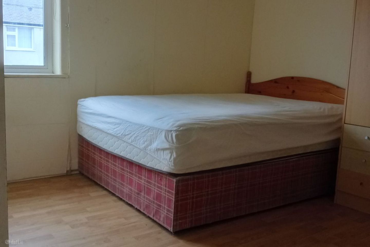  Butler avenue (close to train. station), Thurles, Co. Tipperary