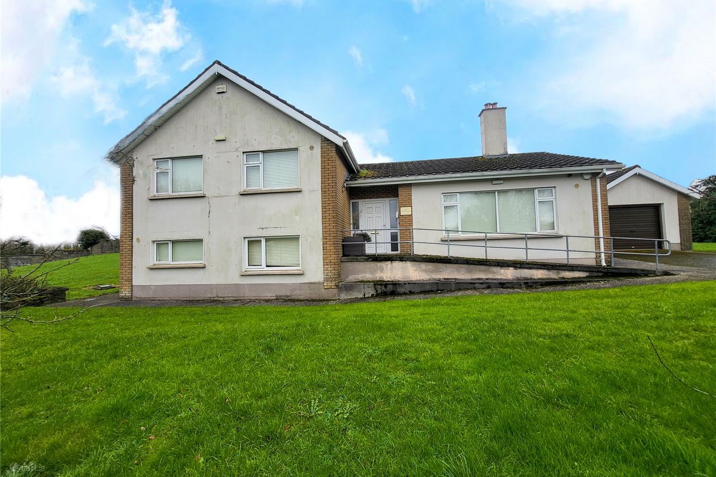 Hillcrest House, Dublin Road, Longford, N39W243