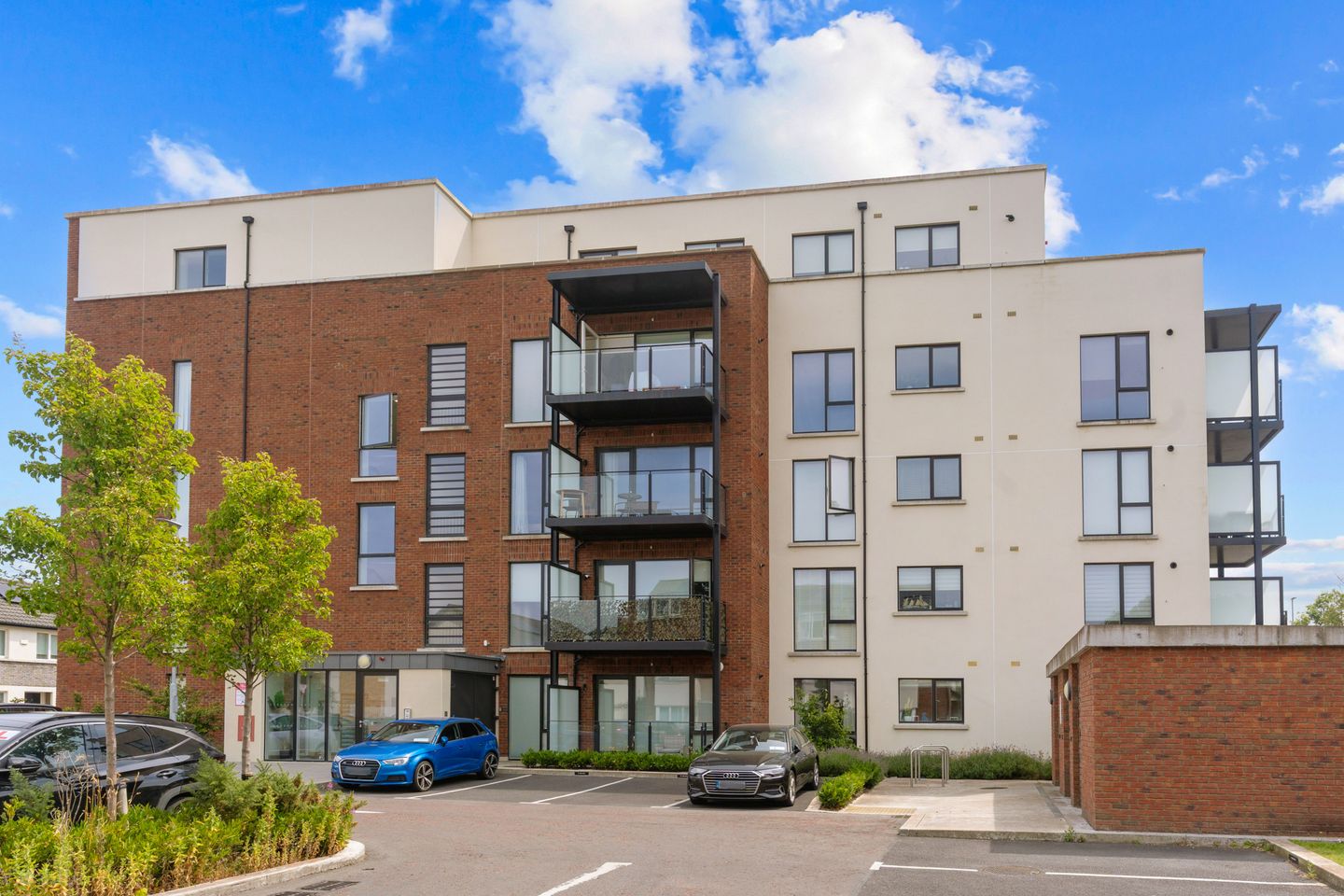 22 Oak Hall, Larkfield View, Leopardstown, Dublin 18, D18KXV1