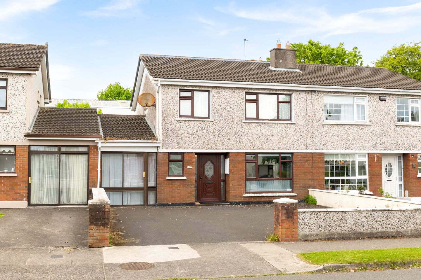 1A Moorefield Park, Newbridge, Co. Kildare, W12XR76