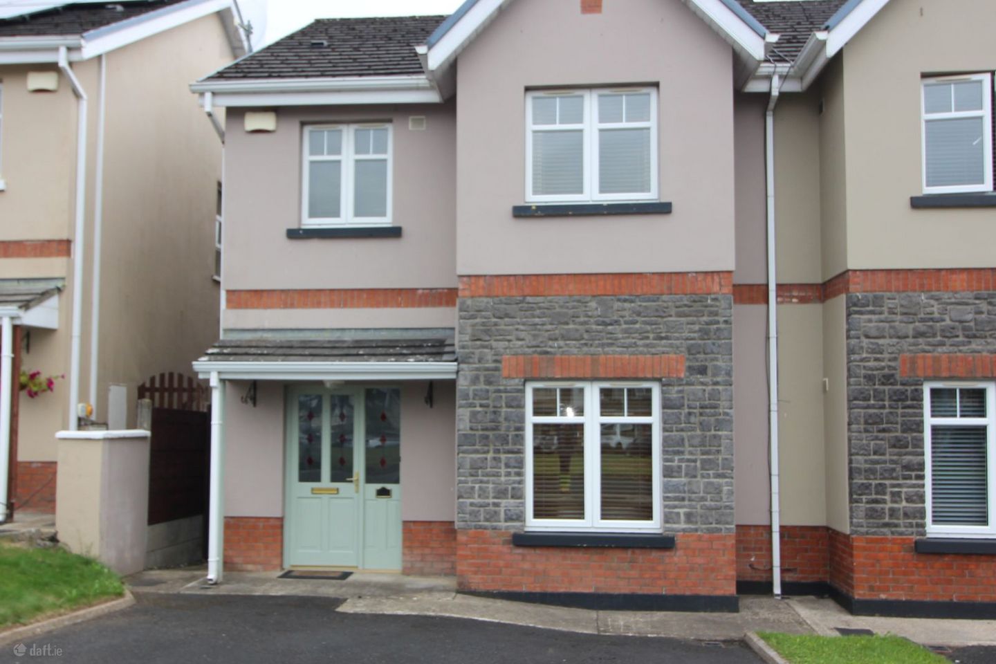 13 Carraig Midhe, Corbally, Westbury, Co. Clare, V94Y2HX