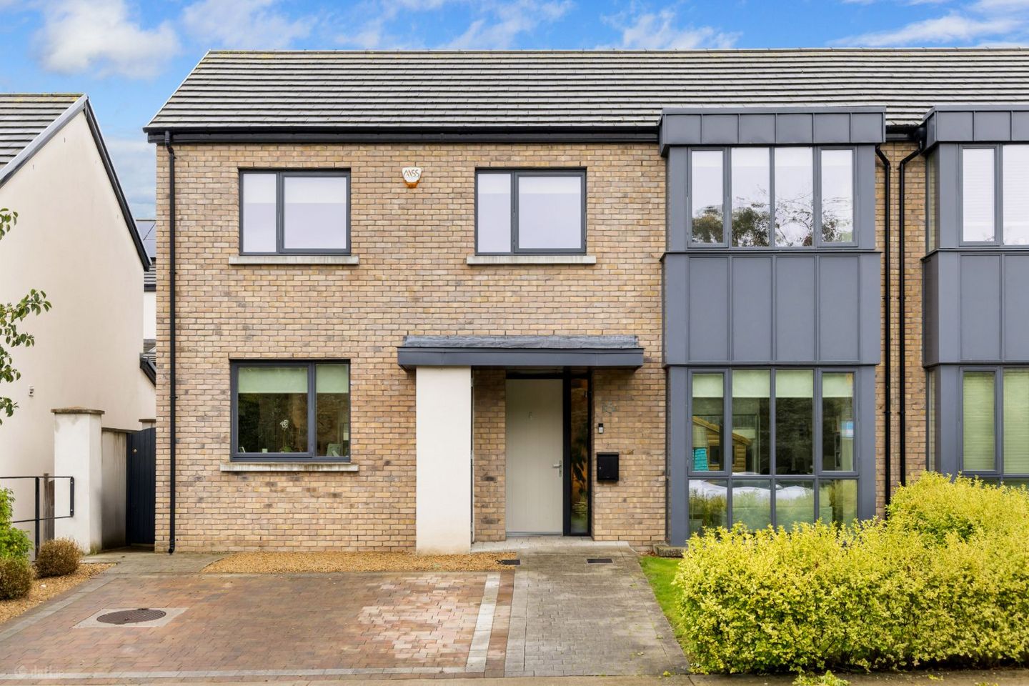 16 The Avenue, Carrickmines Manor, Carrickmines, Dublin 18, D18XAV6