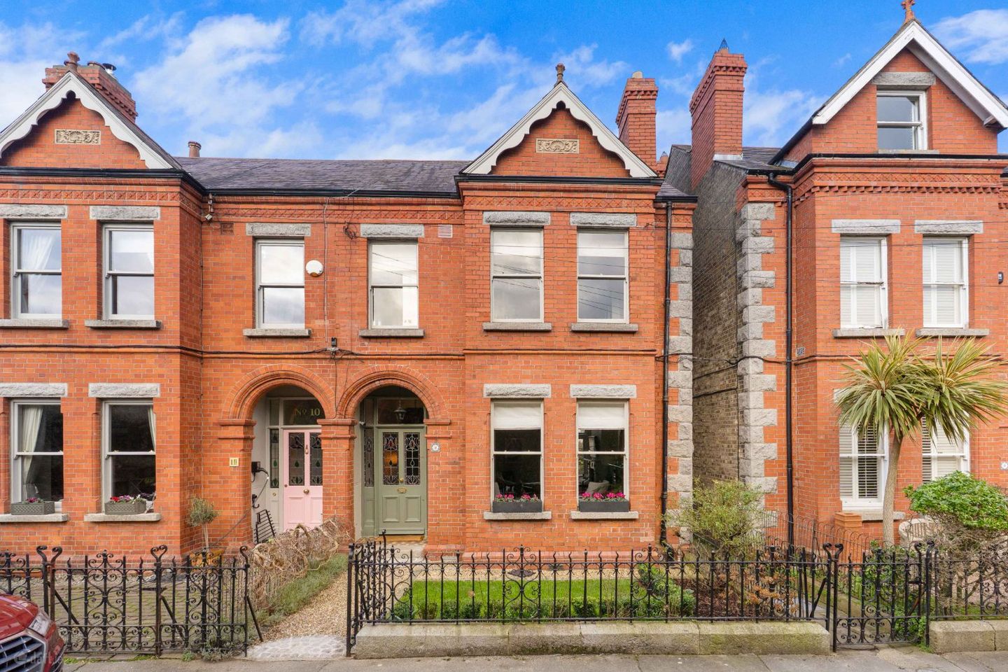 9 Holyrood Park, Sandymount, Dublin 4, D04H763