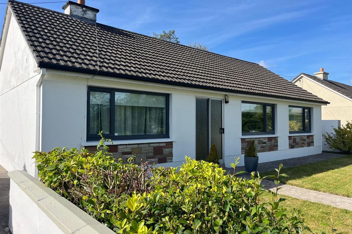 Ashburton Grove, Ballaghaderreen, Roscommon, F45PX88
