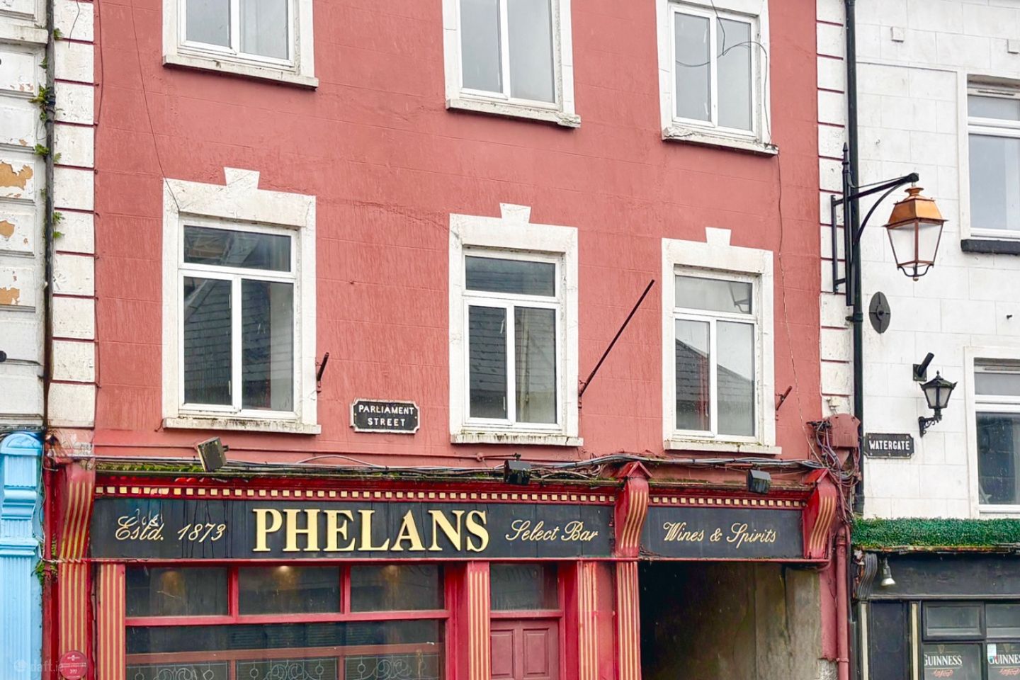 Phelans Bar, 30 Parliament Street, Kilkenny, Co. Kilkenny, R95E090