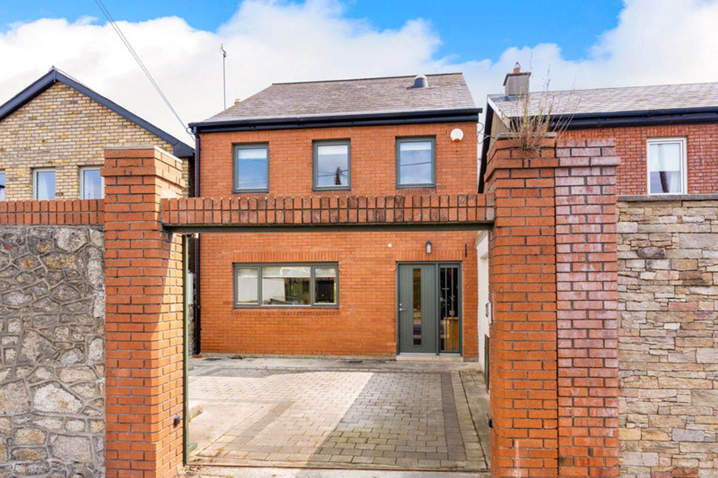 Grantham House
Rathgar Avenue
Dublin 6