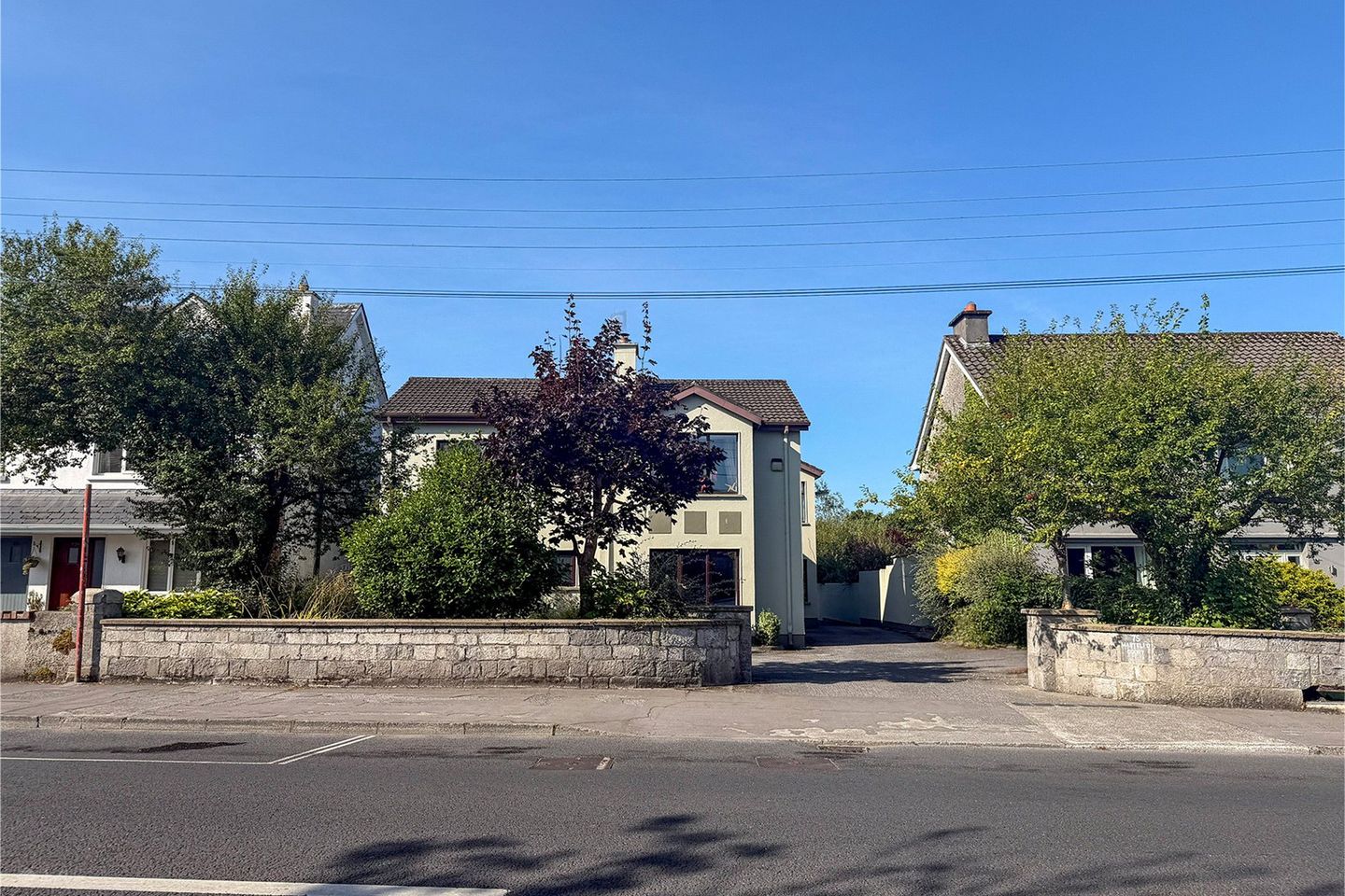 2 Martello Court, 75 Upper Newcastle Road, Newcastle, Galway, H91FD88