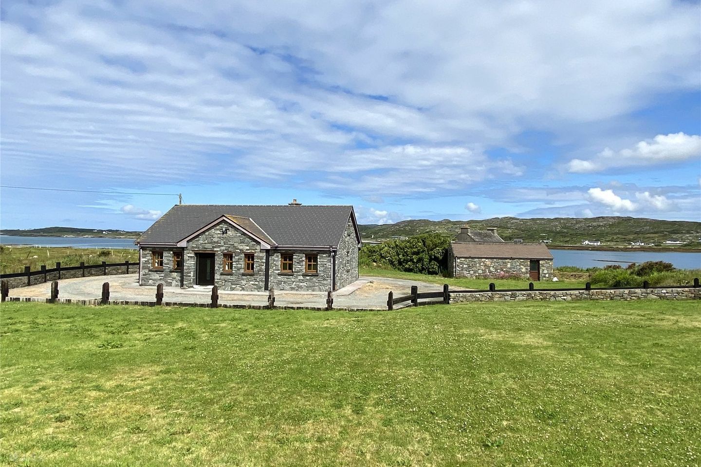 Derrigimlagh, Ballyconneely, Co. Galway, H71NP89
