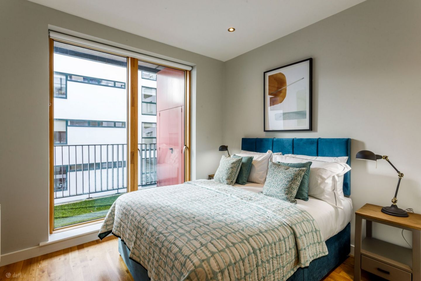 (3) HSQ, St. Johns Road West, Kilmainham, Dublin 8