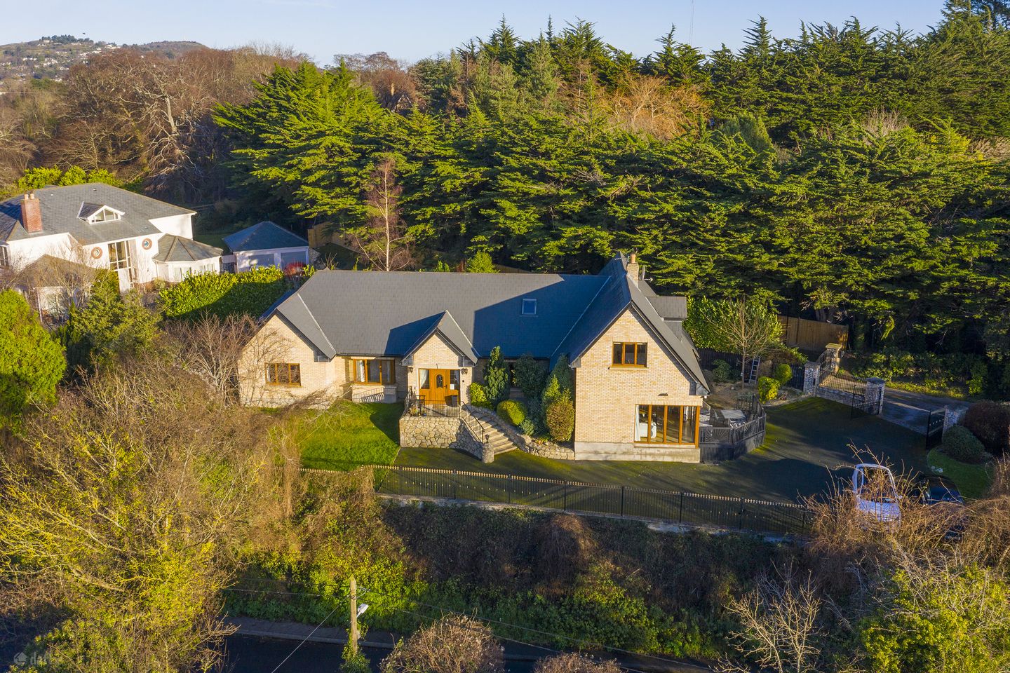 Brookwood House, Falls Road, Rathmichael, Co. Dublin, D18X991