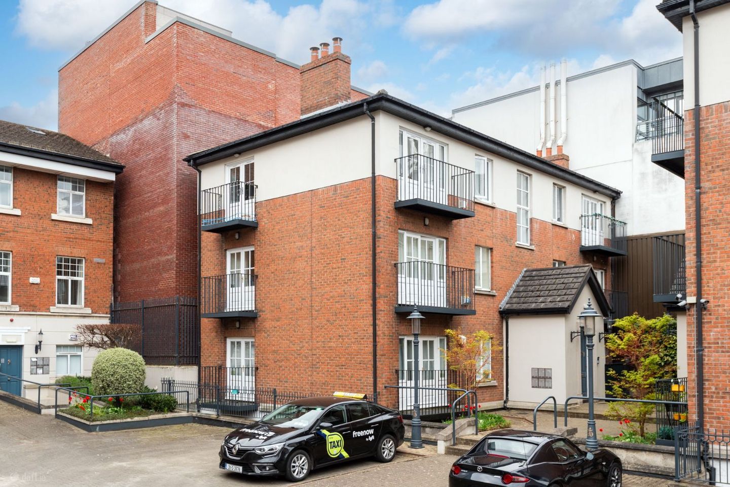 Apartment 15, Temple Court, Grand Canal Dock, Dublin 2, D02H763