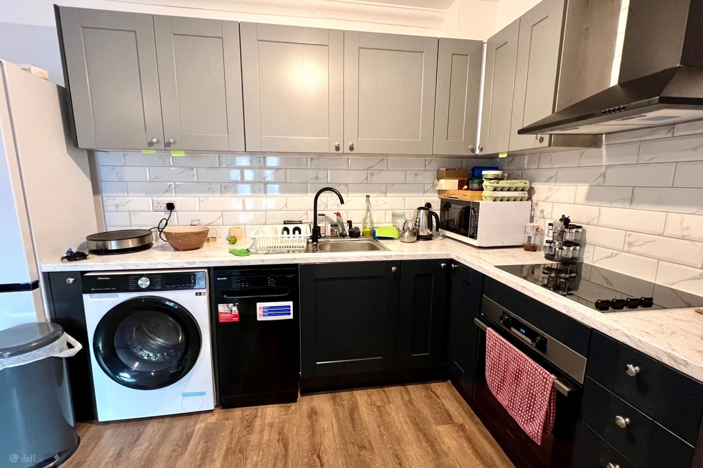 Bright single bedroom available, right between Merrion Square and Grand Canal Dock (rent includes bills and internet), Grand Canal Dock, Dublin 2