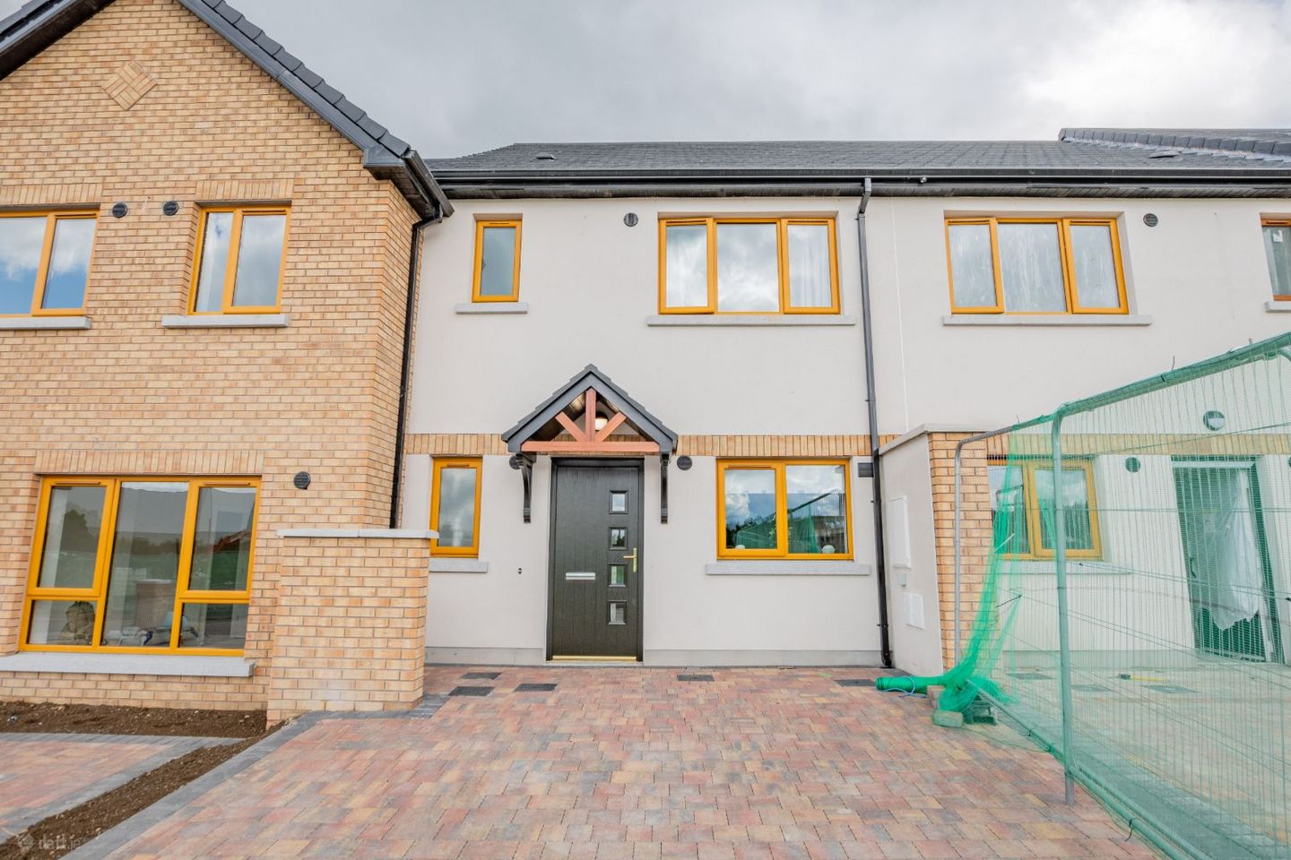 2 bed mid terrace, Avourwen, The Elms, Drogheda, Co. Meath