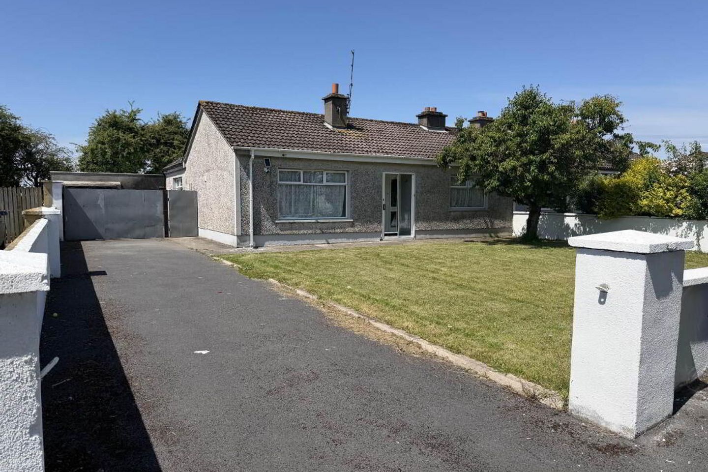 9 Sheehane, Birr Road, Roscrea, Co. Tipperary, E53X820