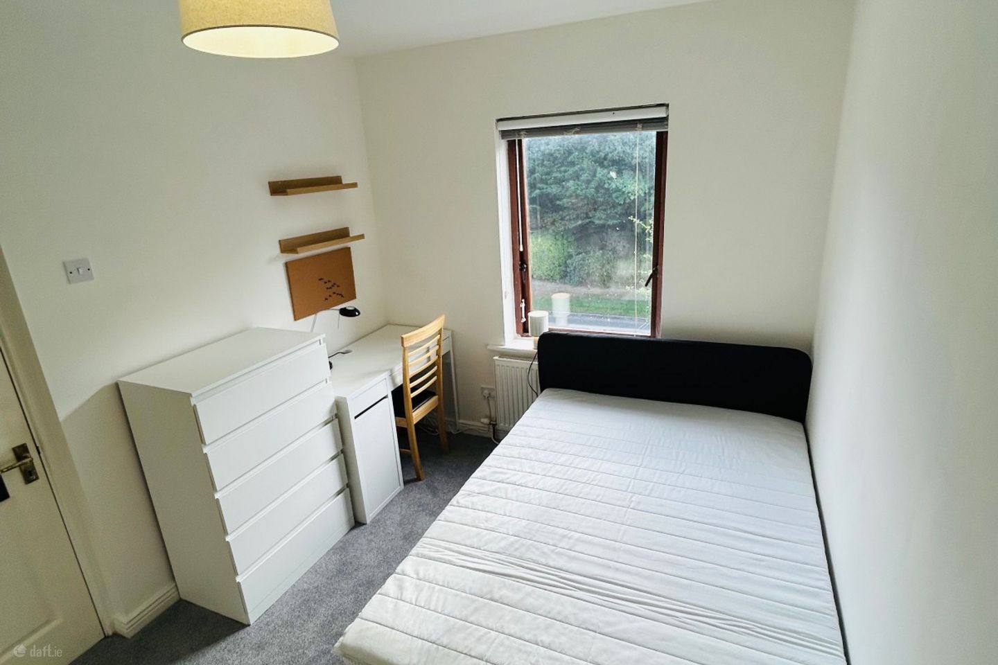 Saint John's, Dublin 4. €1,250 per month including bills -, Sandymount, Dublin 4