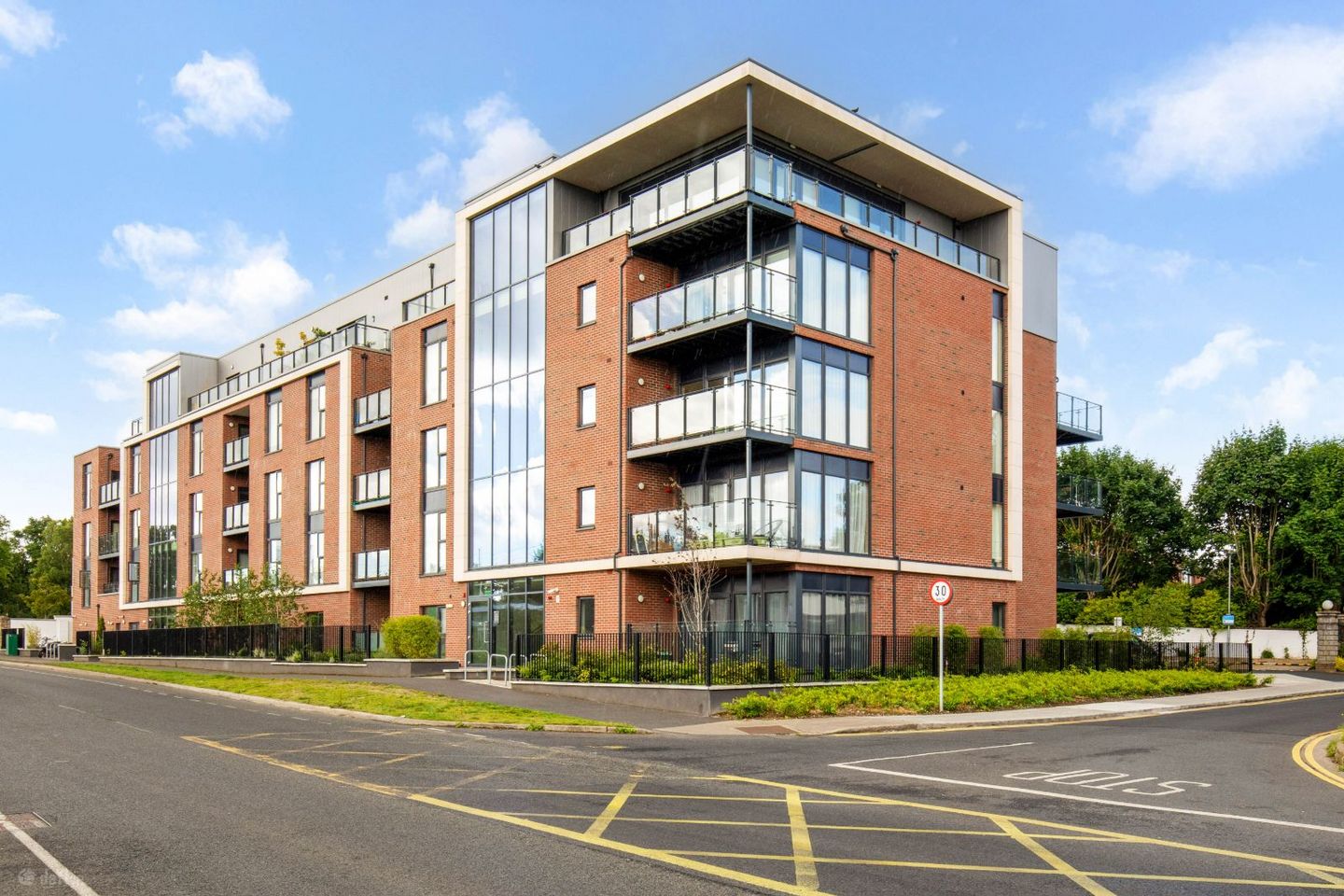Apartment 13, Beranger House, Roebuck Road, Dublin 14, D14V3F8