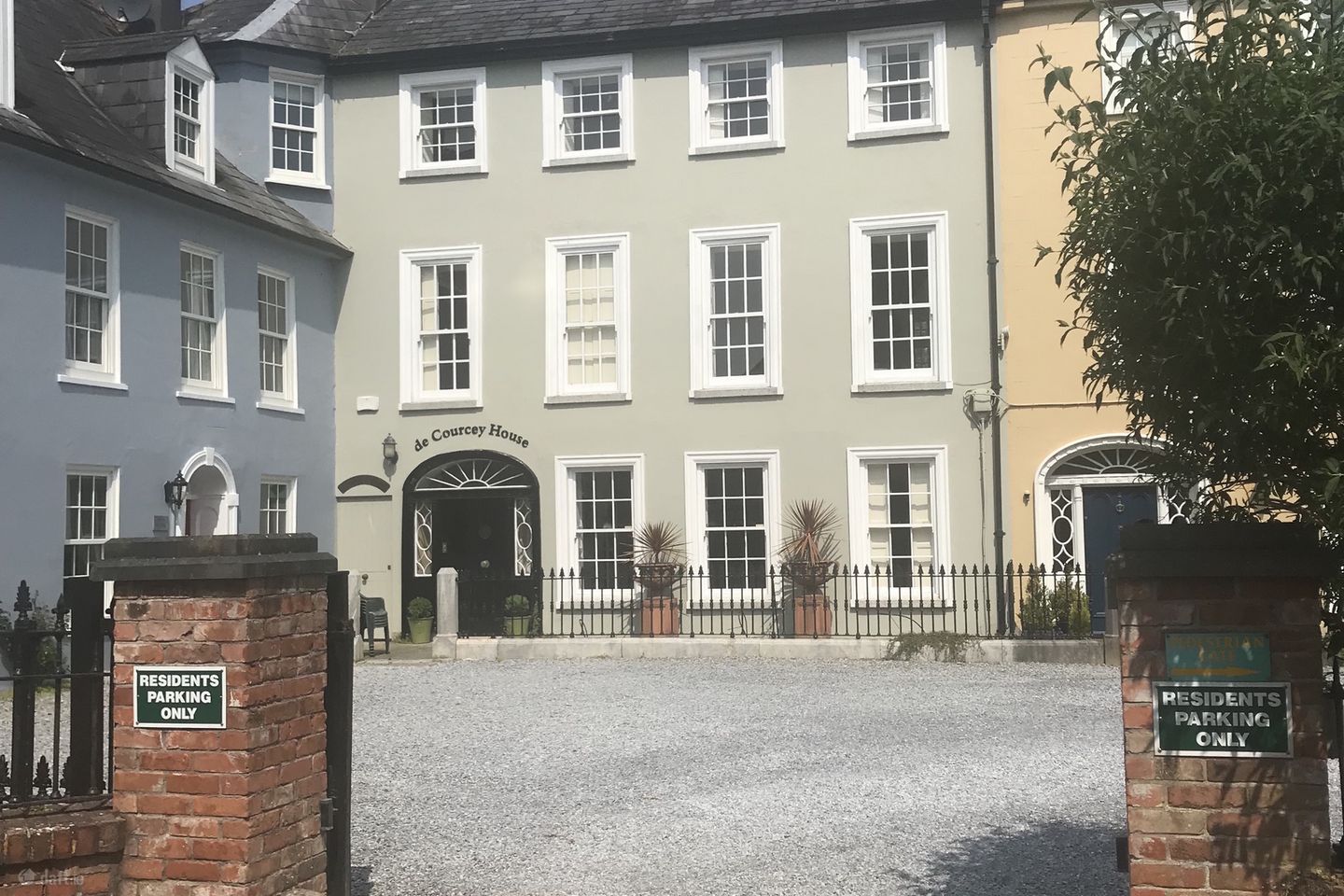 De Courcey House, 3 Dennis Quay, Kinsale, Co. Cork