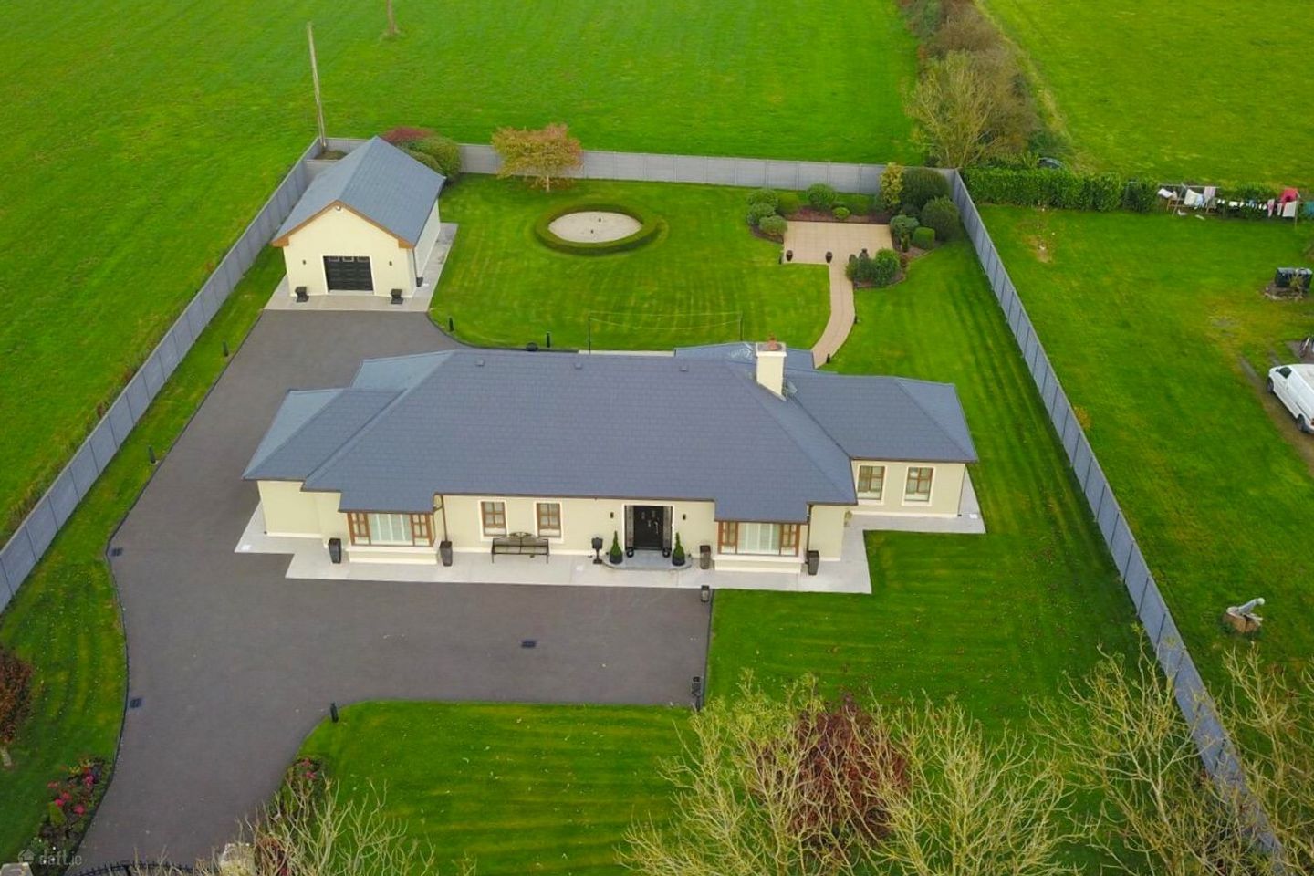 Rahoona, Lissagroom, Inishannon, Crossbarry, Co . Cork, T12D2HV