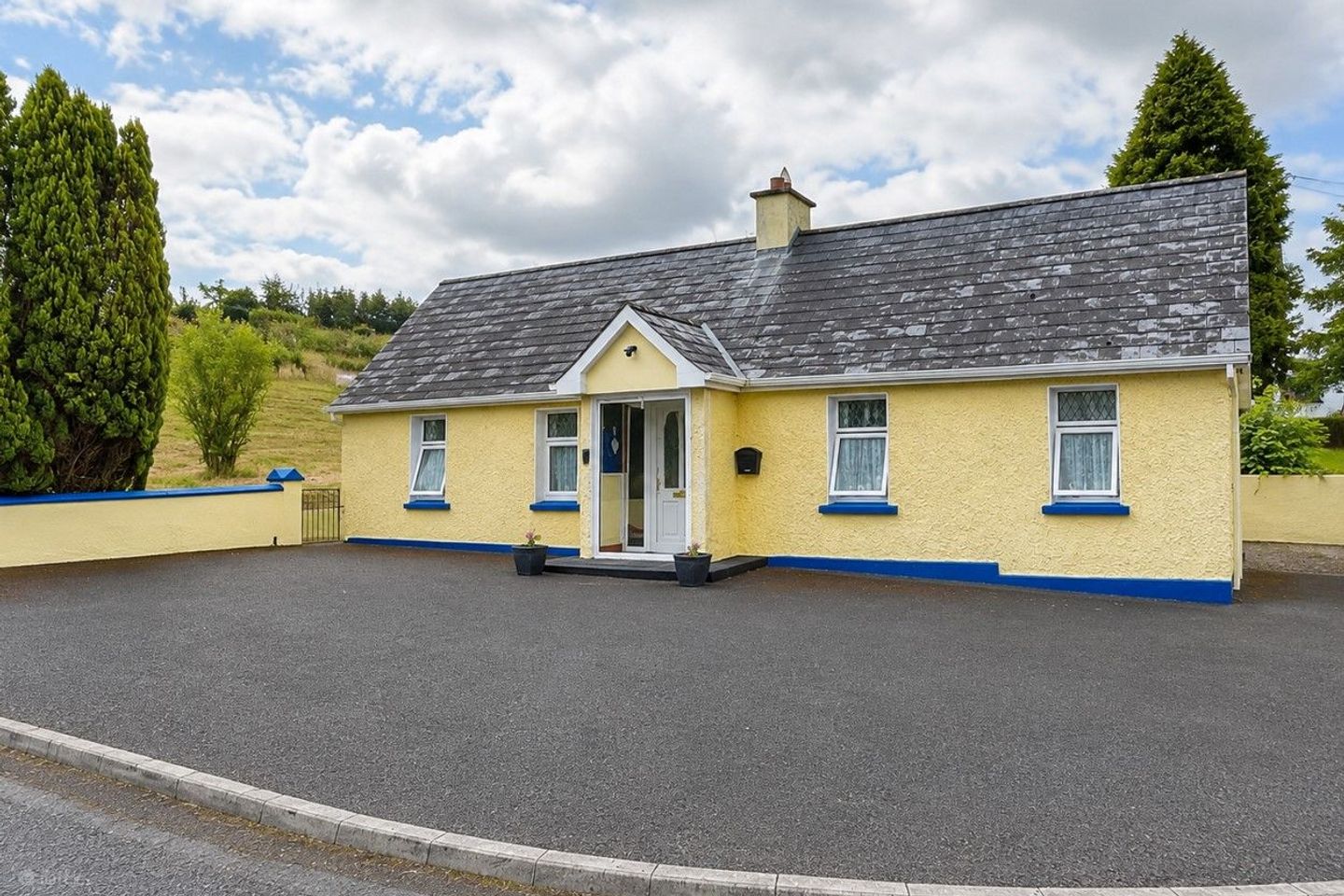 Lough Bo Crossroads, Riverstown, Co. Sligo, F52XF79