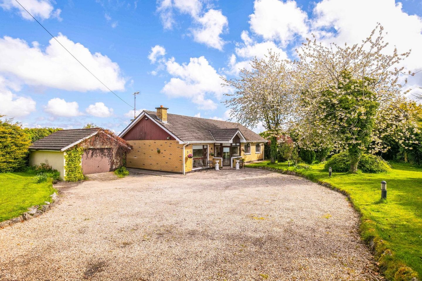 Rathleigh, Newtown Lane, Mount Venus Road, Rathfarnham, Dublin 16, D16FX58