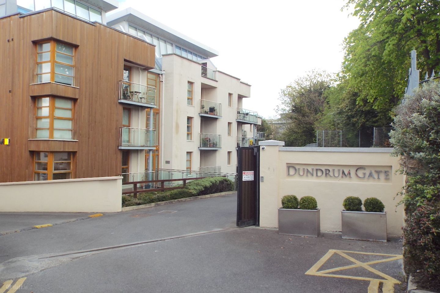 Dundrum Gate, Dundrum, Dublin 16