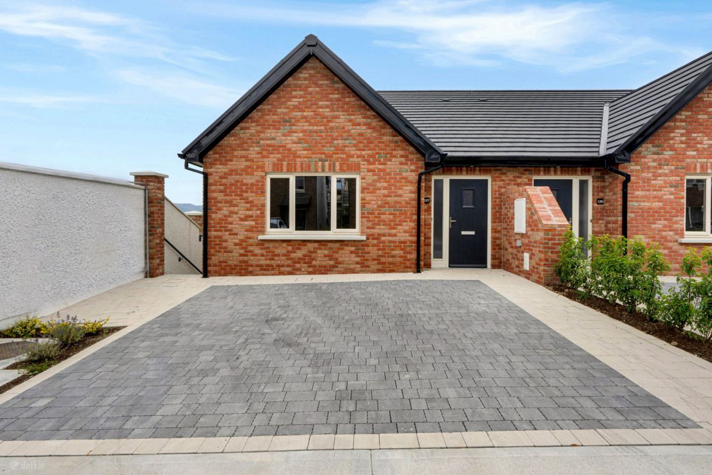 3 Bed Semi Detached Split Level, Hearthfield, Mount Avenue, Dundalk, Co. Louth