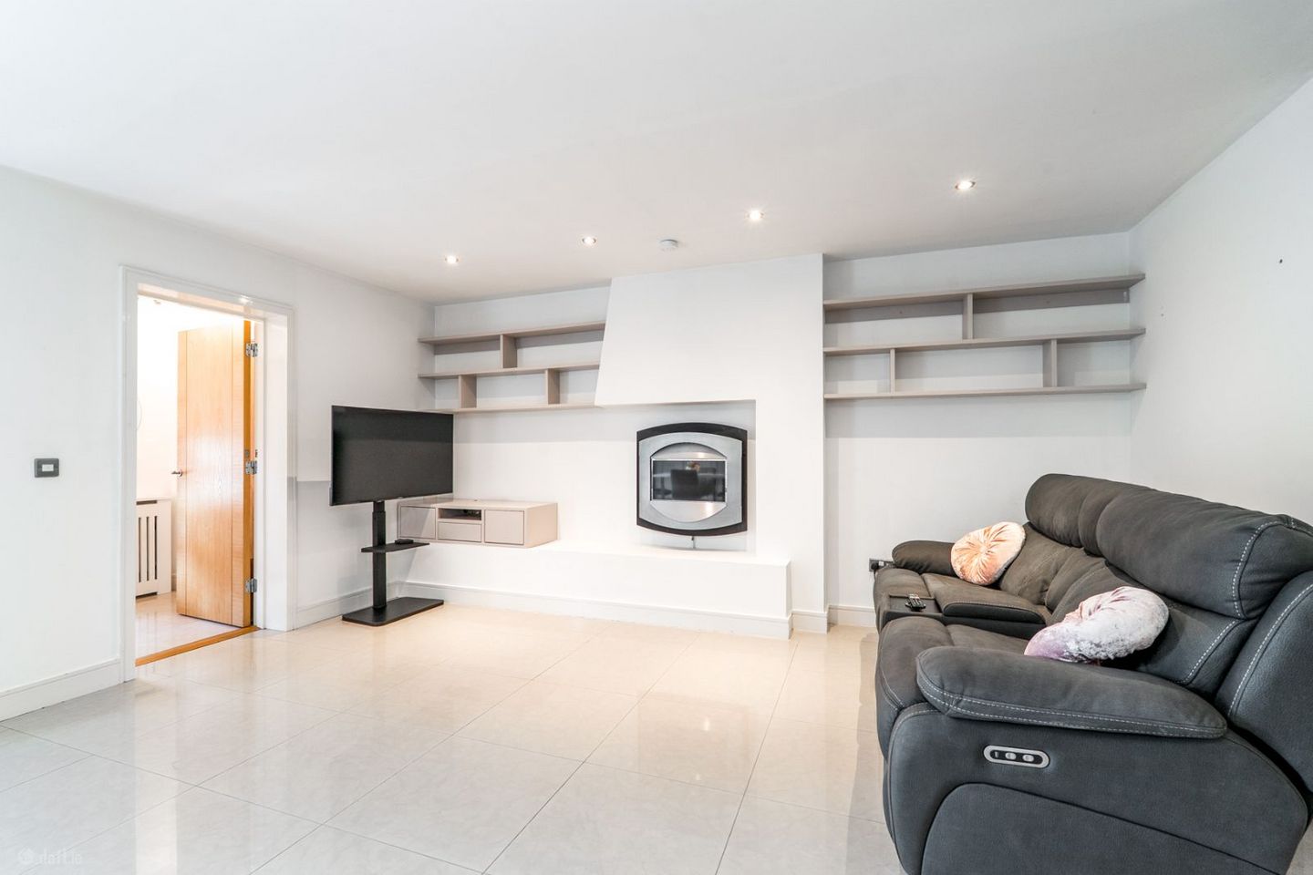 Brennanstown Square, Dublin 18, Brennanstown, Dublin 18