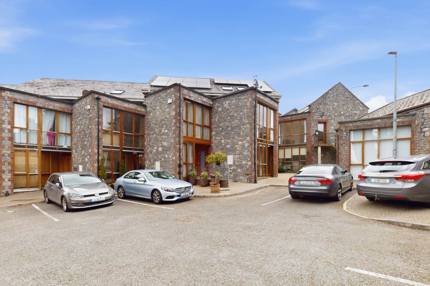 8 Rock Court, The Square, Slane, Co. Meath, C15N2E4