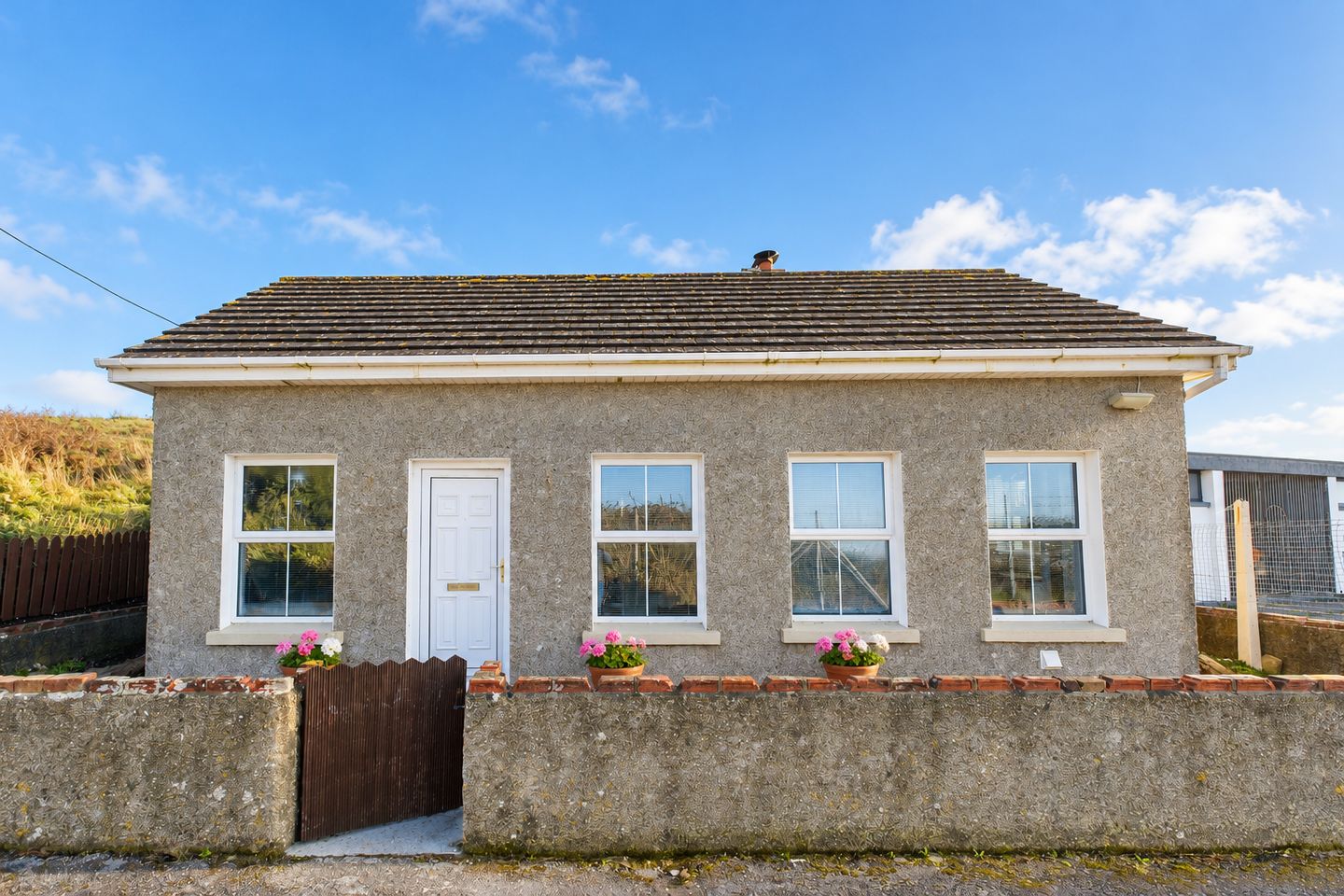 Sunspot, Front Strand, Youghal, Co. Cork., P36TK75