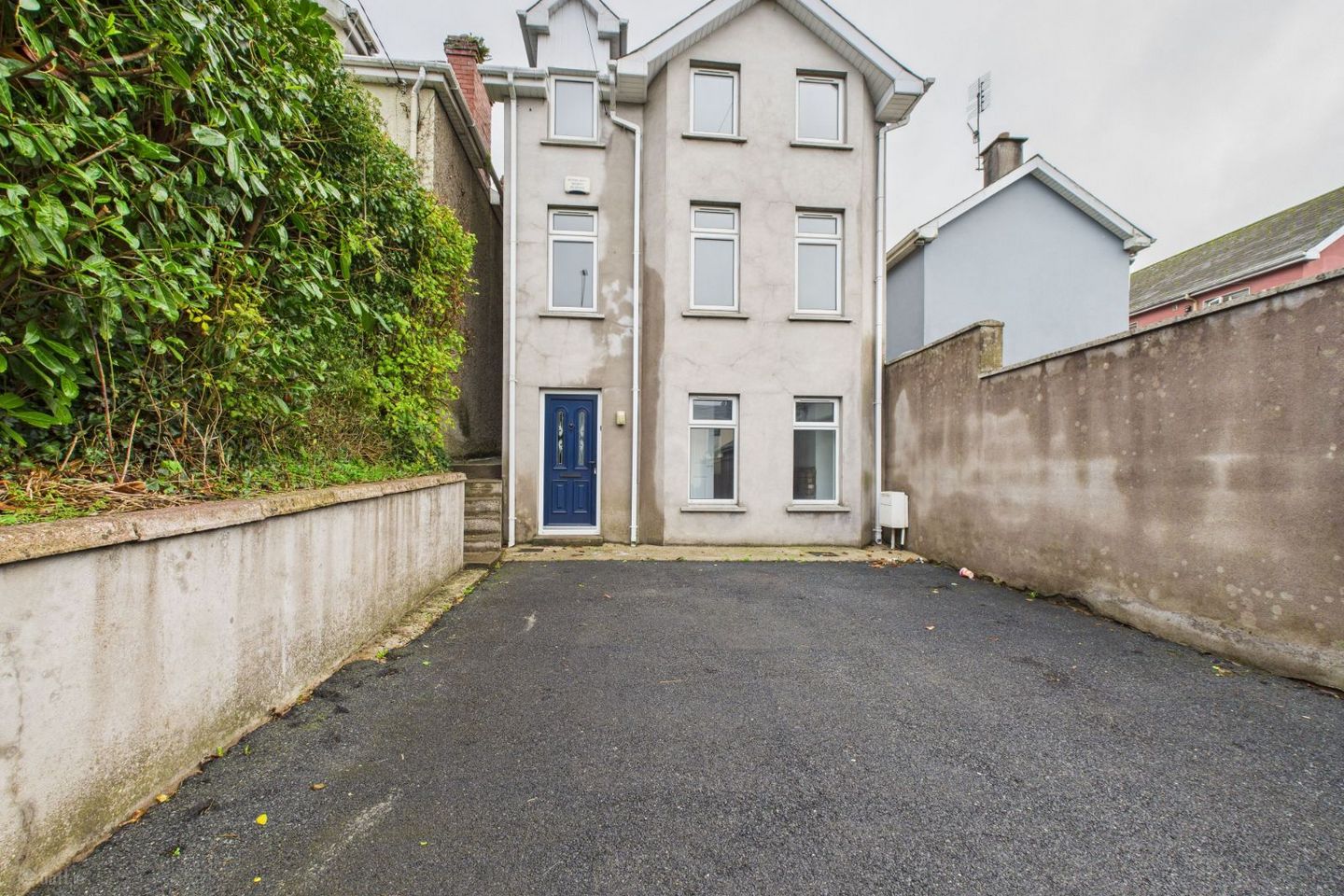 Chapel Square, Fermoy, Co. Cork, P61R272