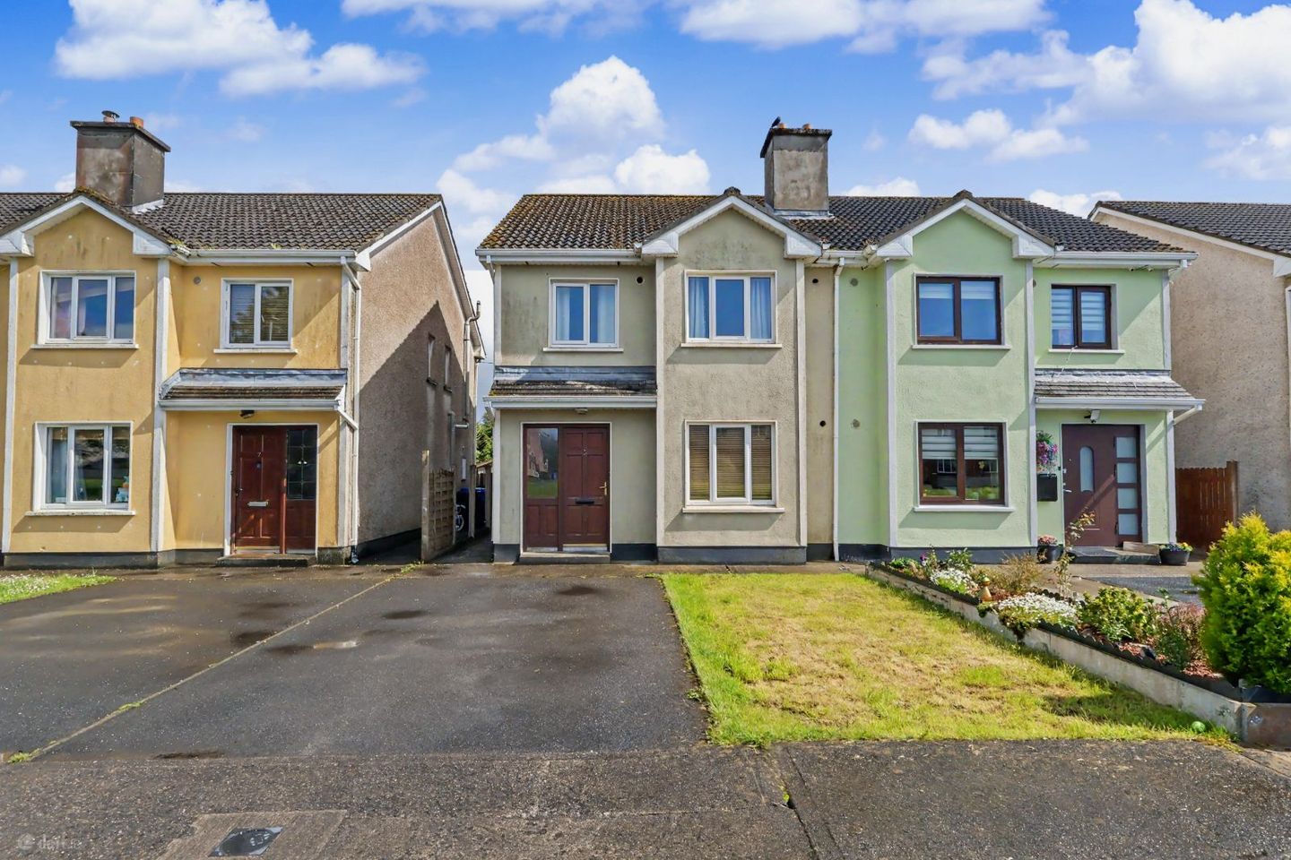6 Woodside Park, Ballaghaderreen, Co. Roscommon, F45K726