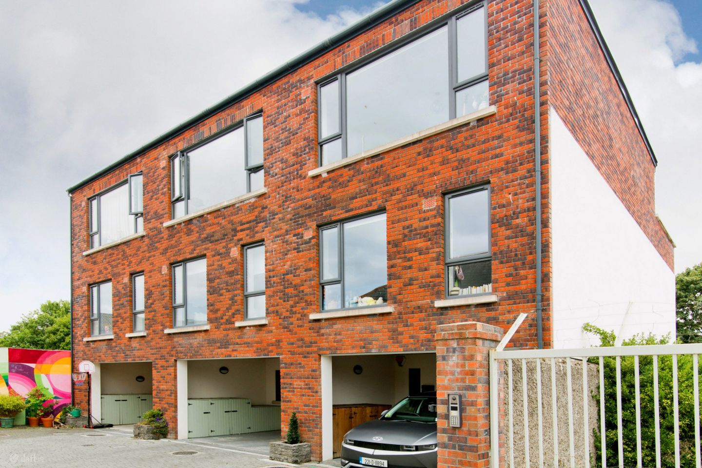1 Grand Canal View, Saint James's Terrace, Dublin 8, D08FNW2
