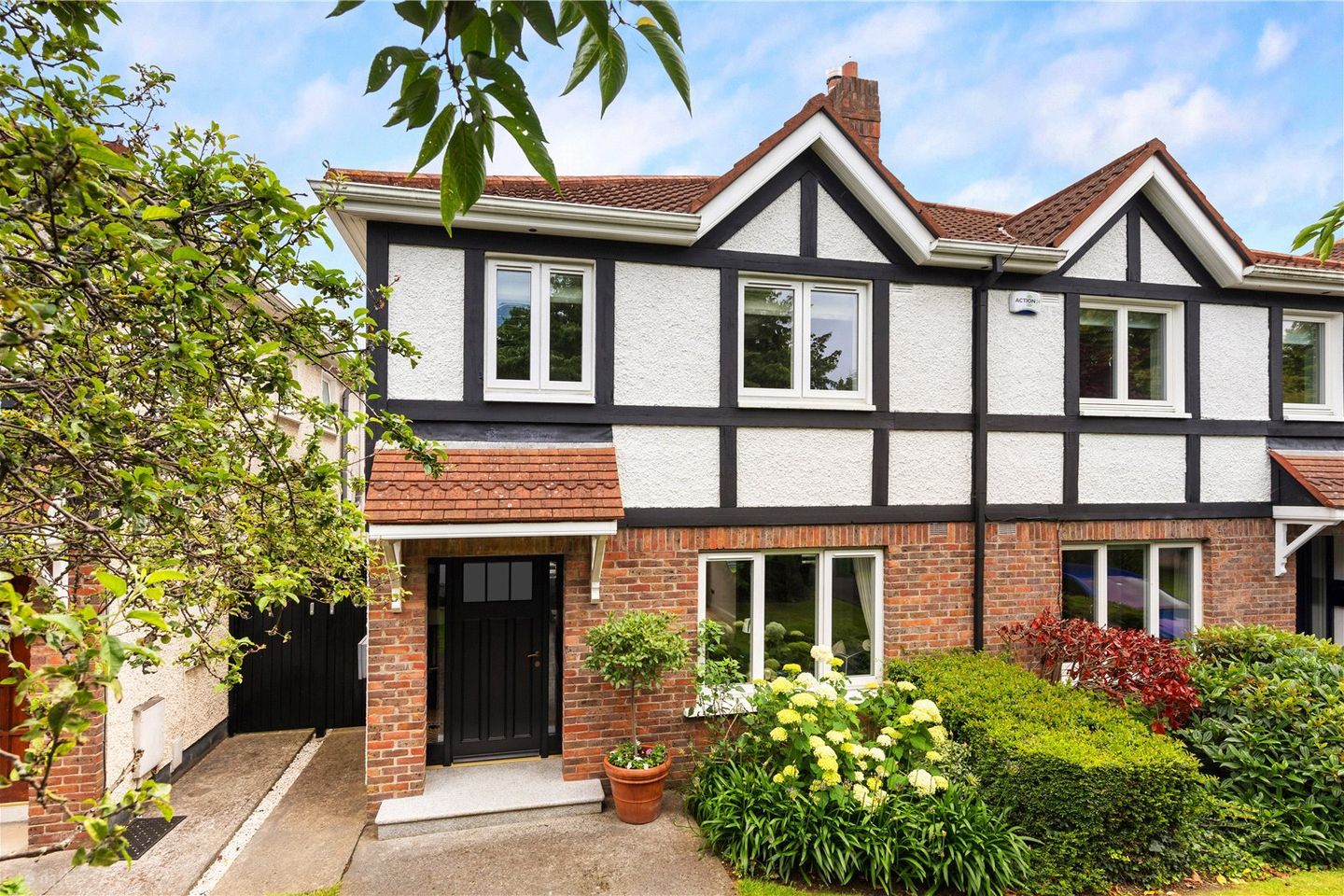 76 Fosterbrook, Booterstown