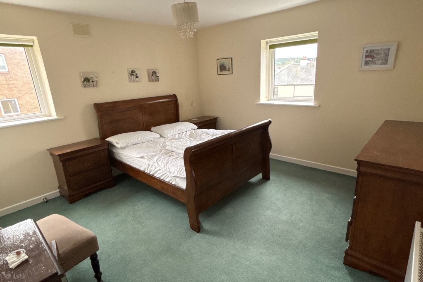Room with personal bathroom in town  near riverside hotels , Sligo, Co. Sligo