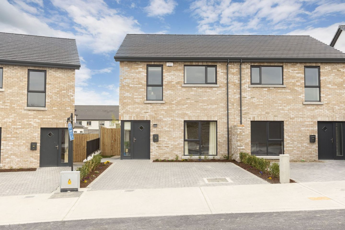 3 Bedroom End of Terrace, Drayton, Raynoldstown Village, Dundalk, Co. Louth