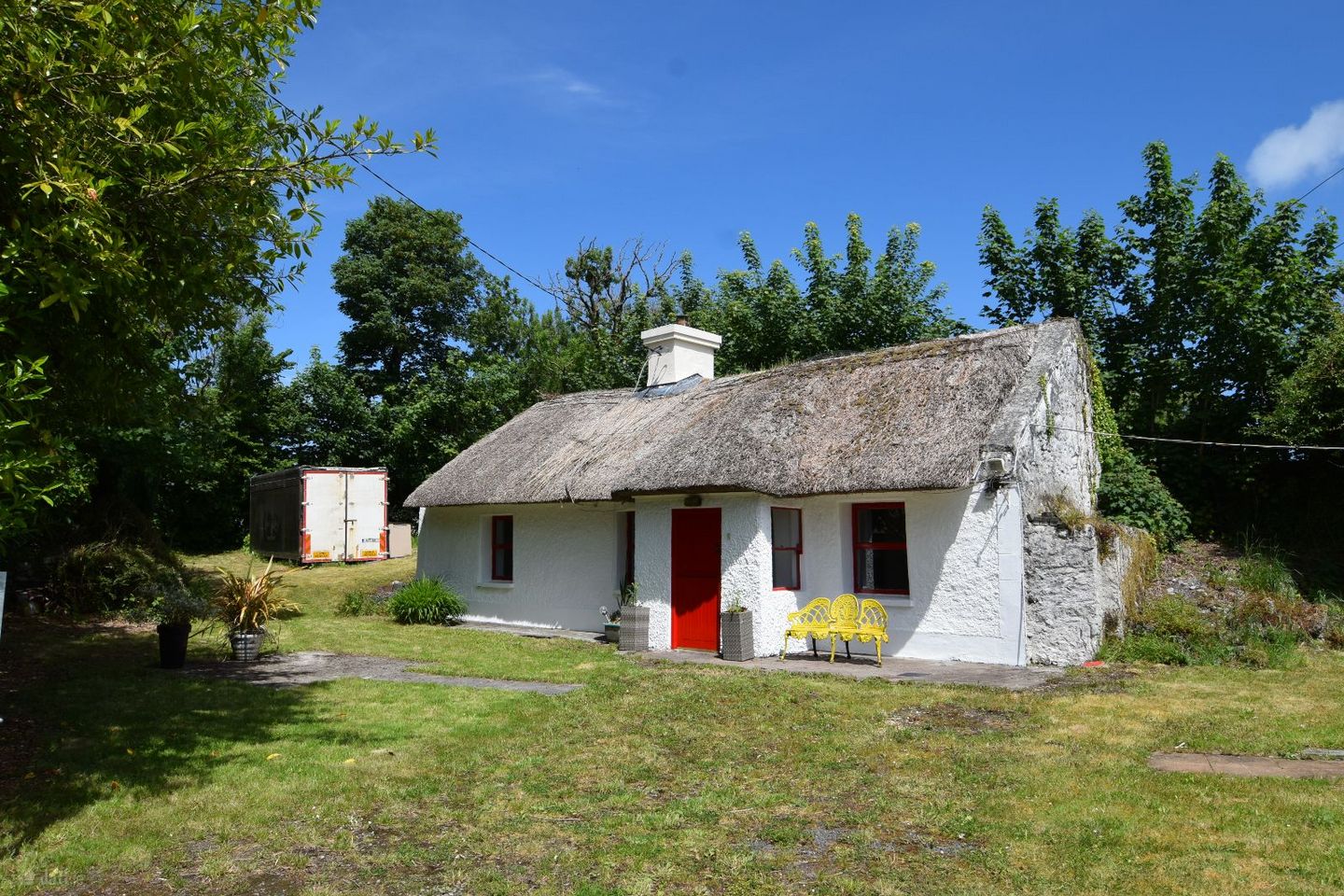 Rose Thatch Cottage, Roveagh, Kilcolgan, Co. Galway, H91WEP9