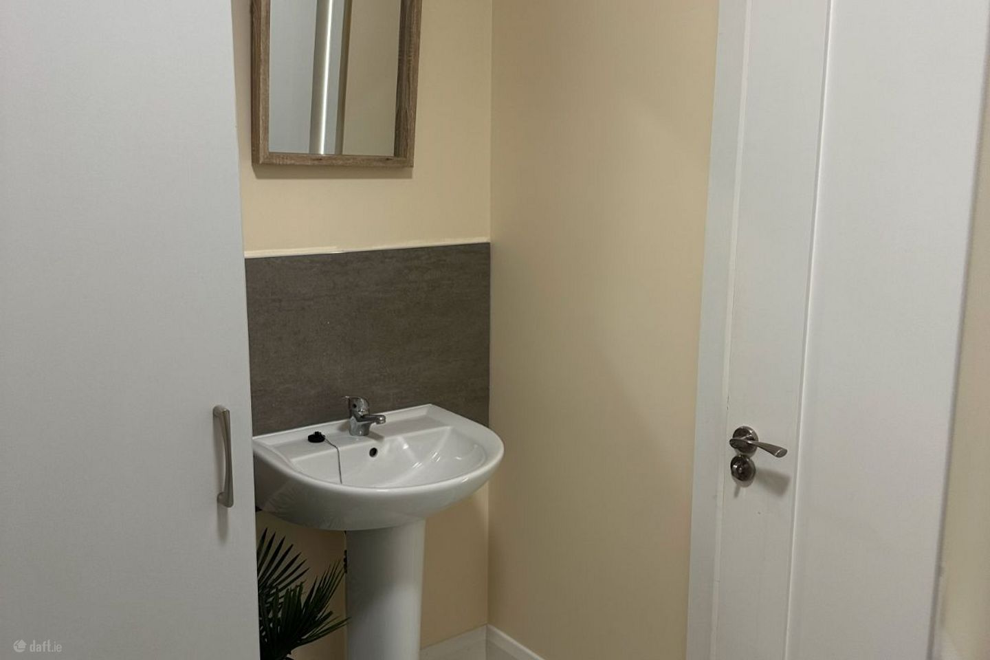 Aparment ,Townhouse Centre, Saint Mary'S Square, Athlone, Co. Westmeath